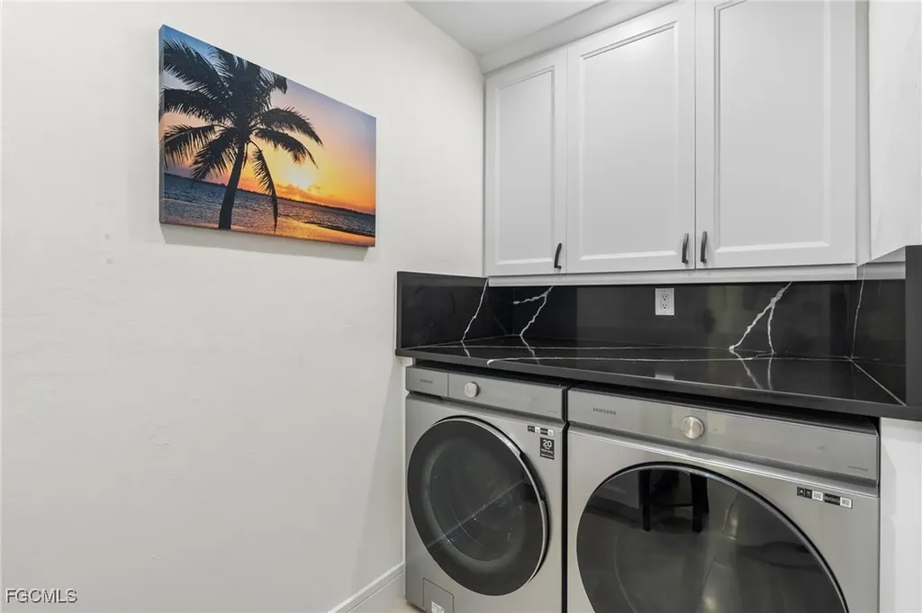 15600 Light Blue Circle Fort Myers FL 33908