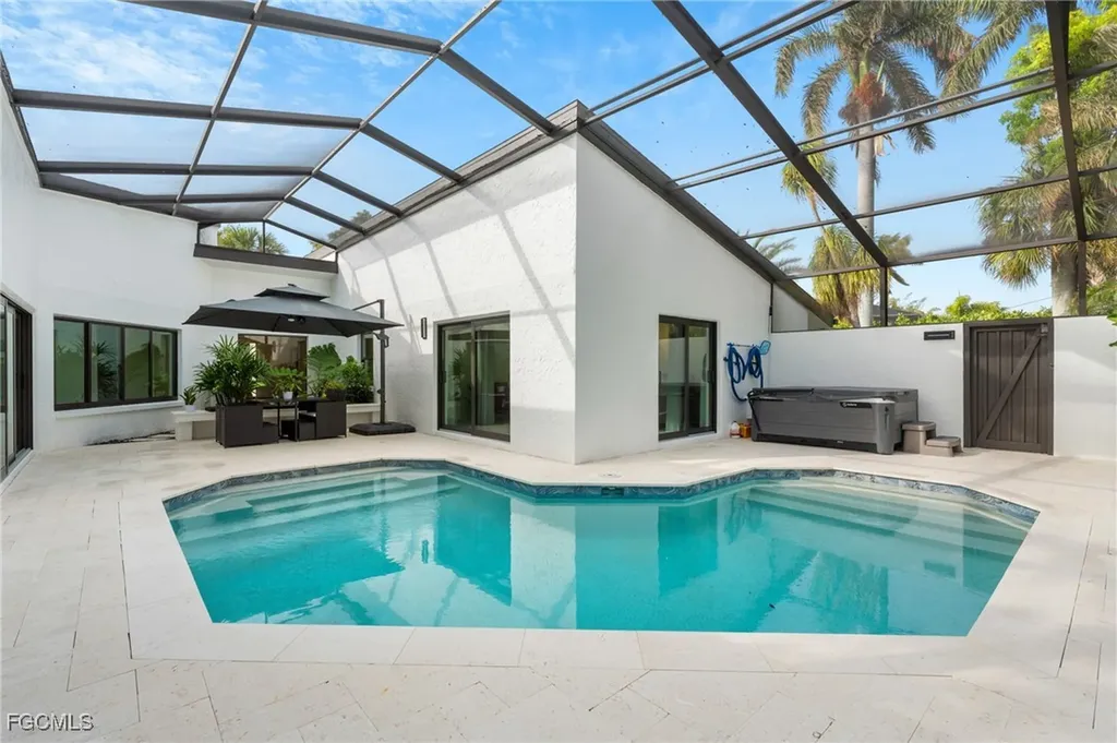 15600 Light Blue Circle Fort Myers FL 33908