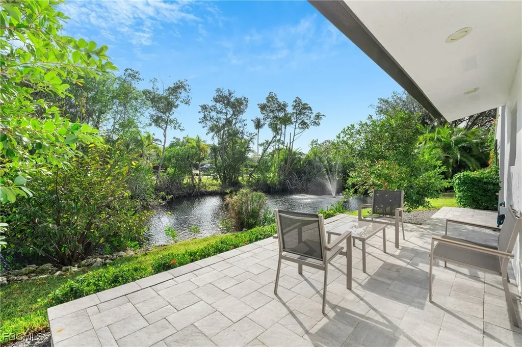 15600 Light Blue Circle Fort Myers FL 33908