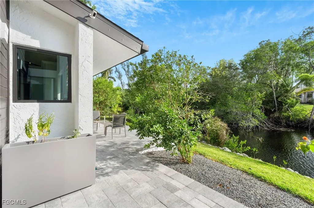 15600 Light Blue Circle Fort Myers FL 33908