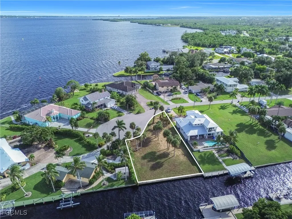 1806 Marina Circle North Fort Myers FL 33913