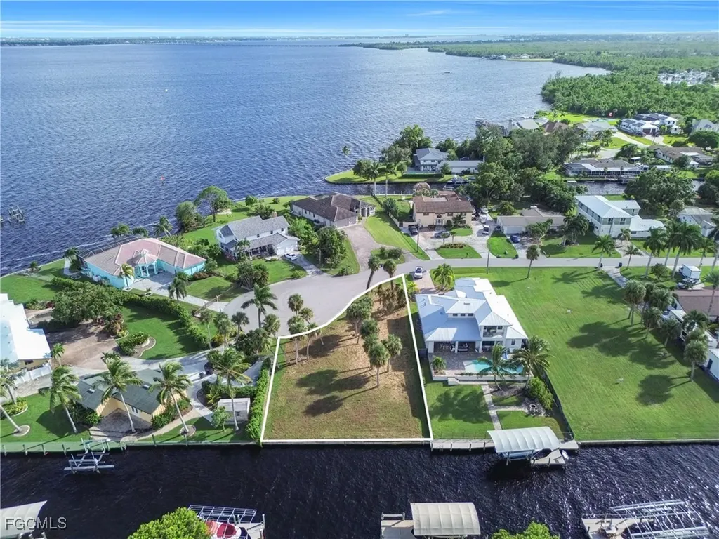 1806 Marina Circle North Fort Myers FL 33913