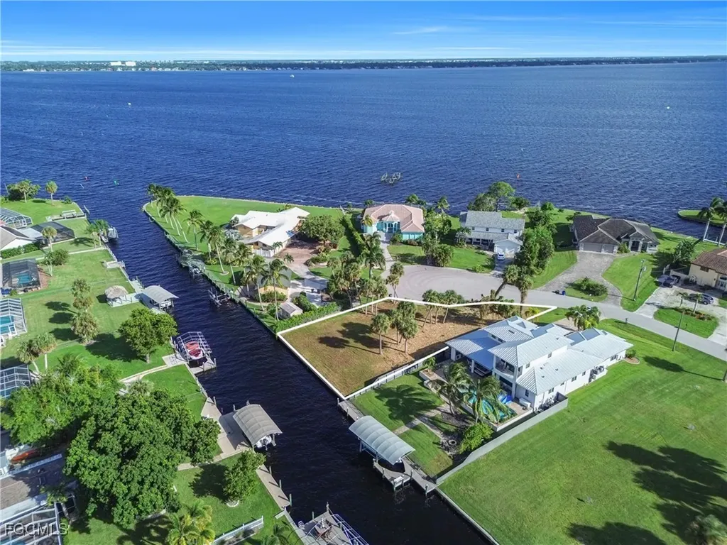 1806 Marina Circle North Fort Myers FL 33913