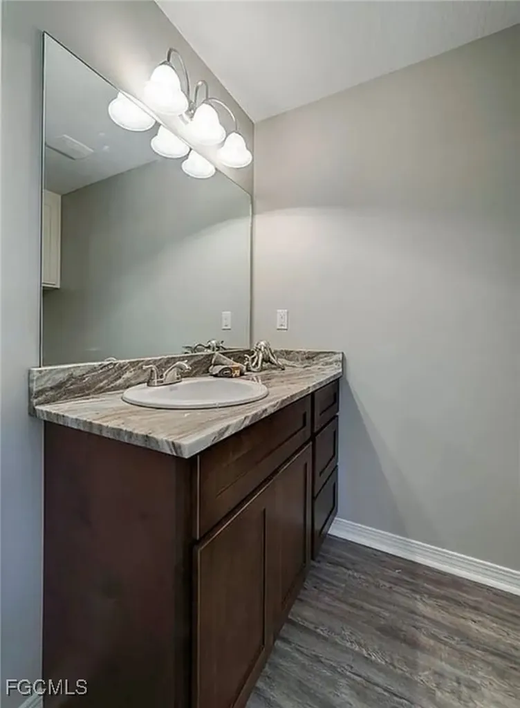 6123 Hendley Court Fort Myers FL 33905