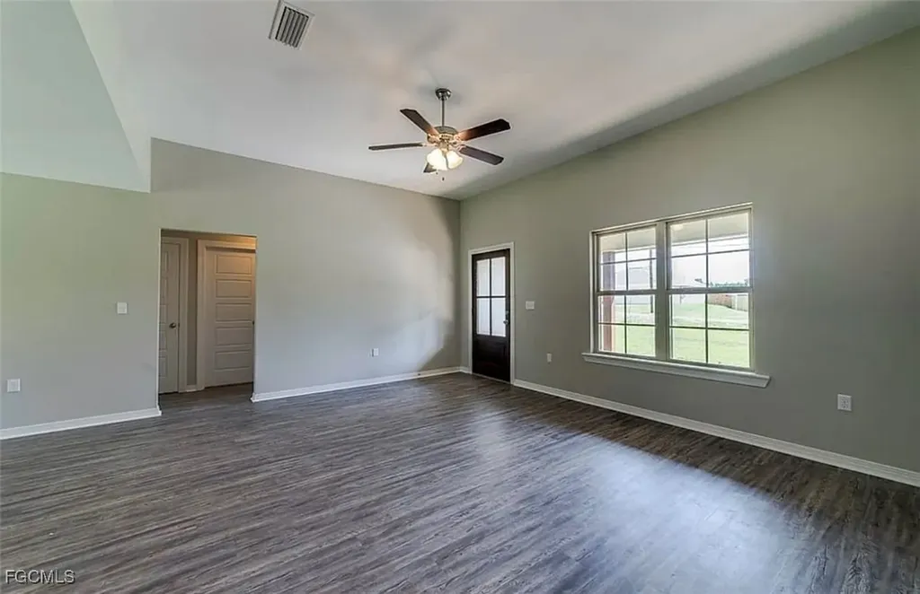 6123 Hendley Court Fort Myers FL 33905