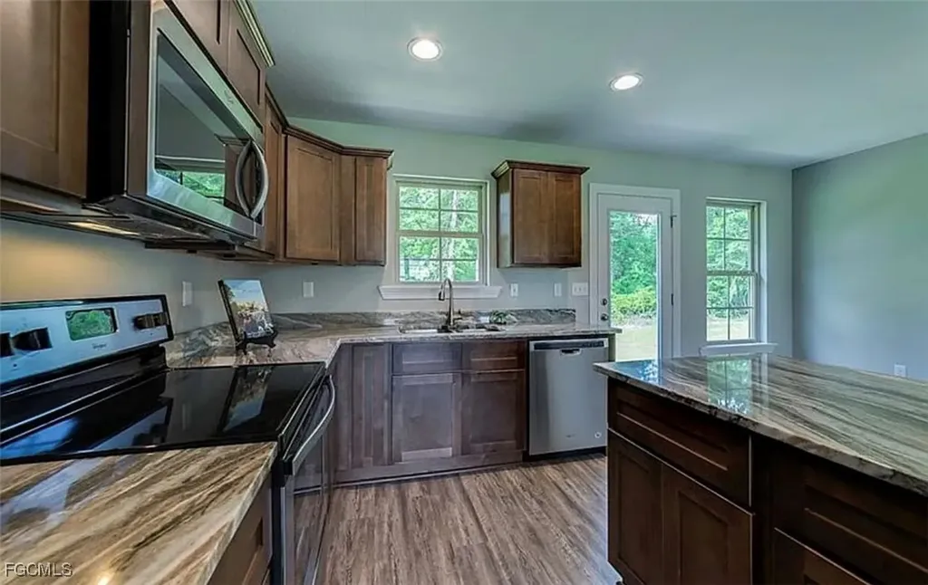 6123 Hendley Court Fort Myers FL 33905