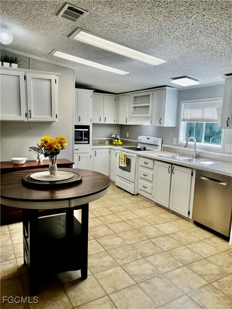 7623/7621 Breeze Drive North Fort Myers FL 33917