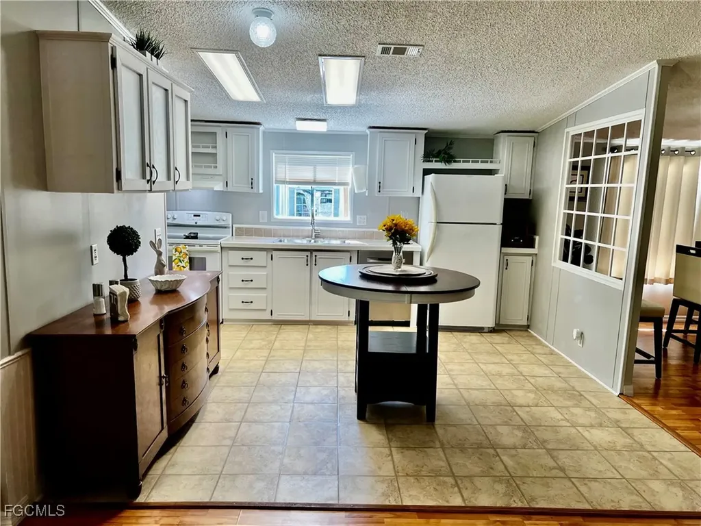 7623/7621 Breeze Drive North Fort Myers FL 33917