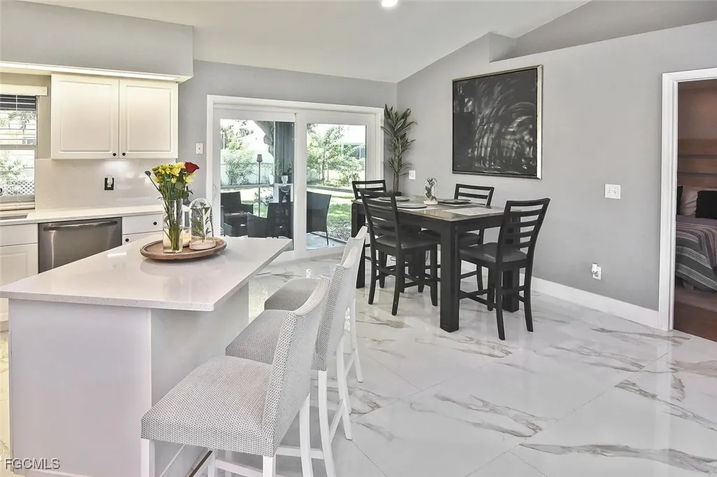 1713 NE 4th Avenue Cape Coral FL 33909