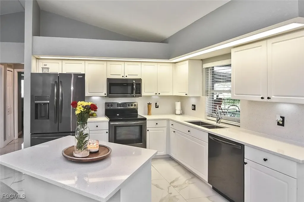 1713 NE 4th Avenue Cape Coral FL 33909