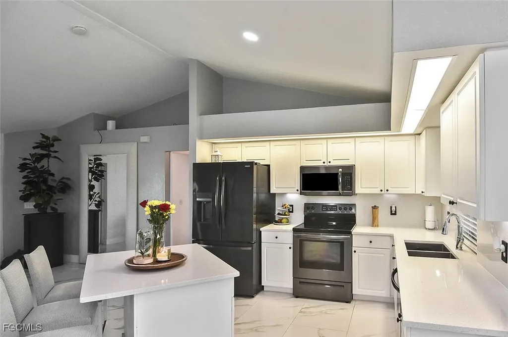 1713 NE 4th Avenue Cape Coral FL 33909