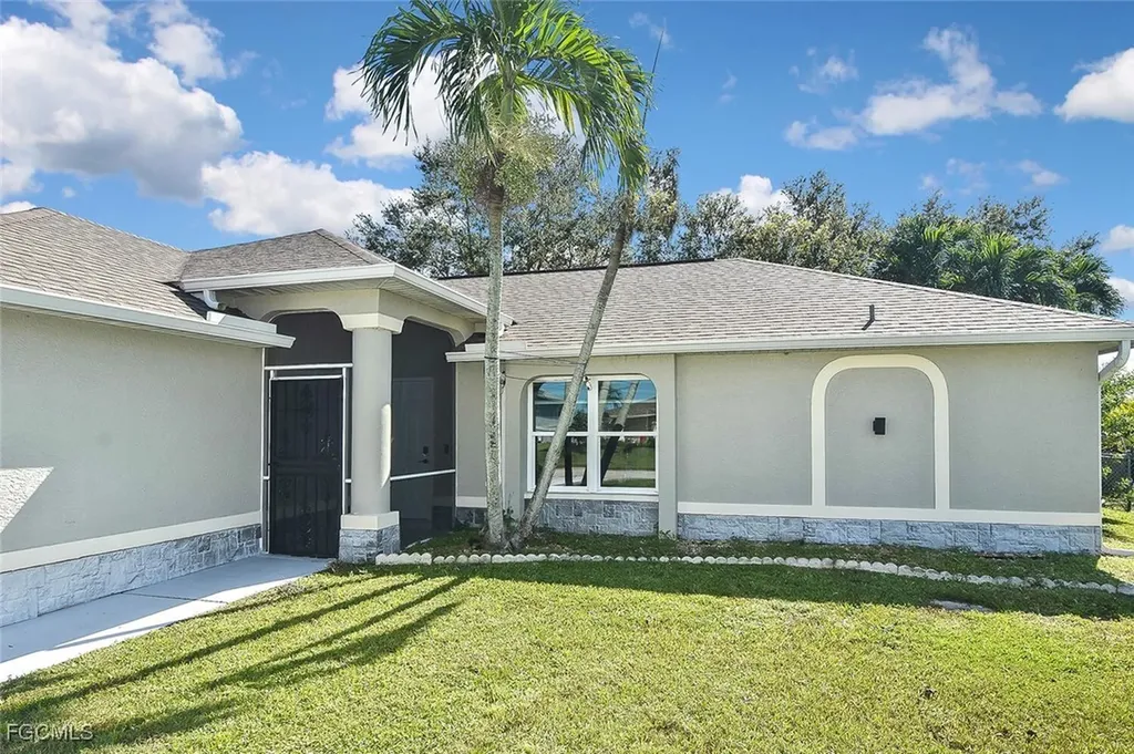 1713 NE 4th Avenue Cape Coral FL 33909