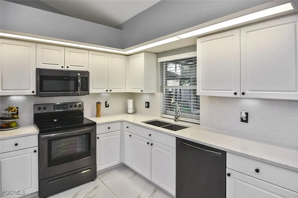 1713 NE 4th Avenue Cape Coral FL 33909