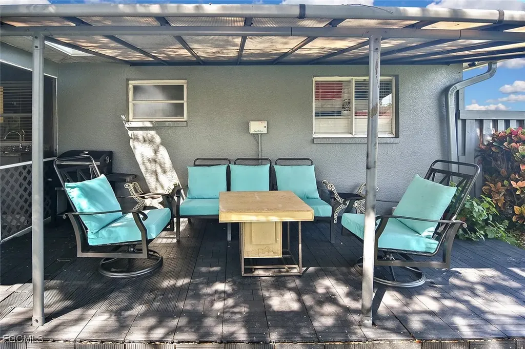 1713 NE 4th Avenue Cape Coral FL 33909