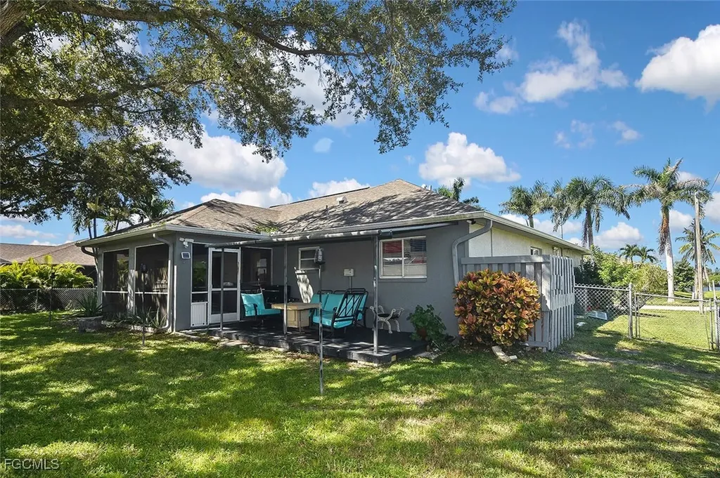 1713 NE 4th Avenue Cape Coral FL 33909