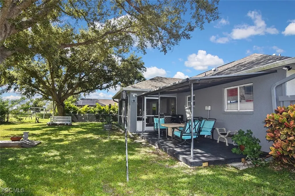 1713 NE 4th Avenue Cape Coral FL 33909