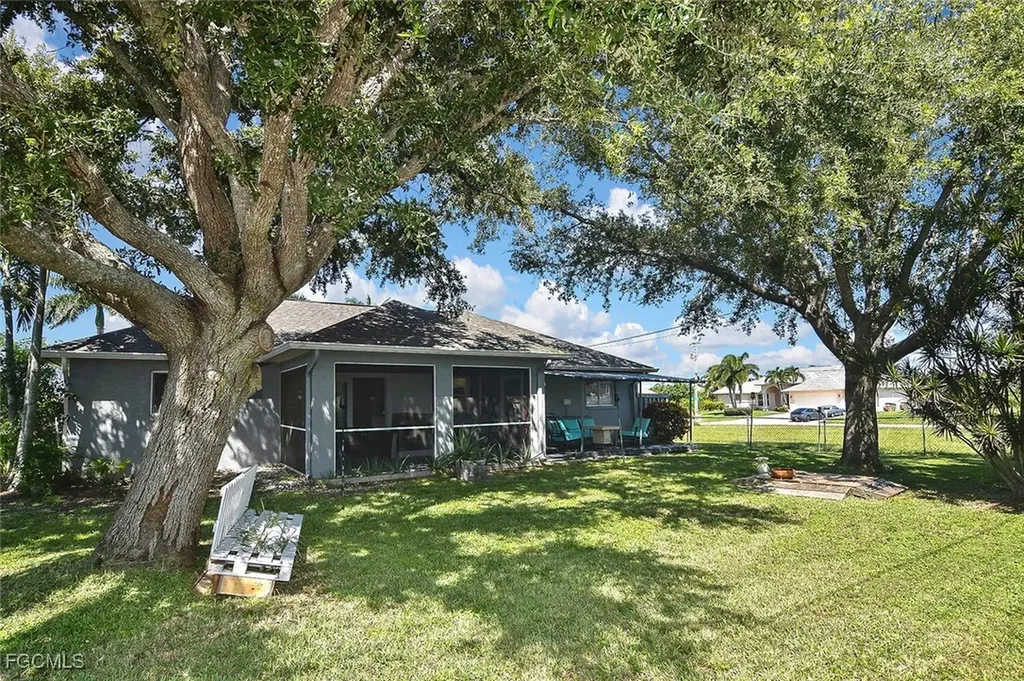 1713 NE 4th Avenue Cape Coral FL 33909