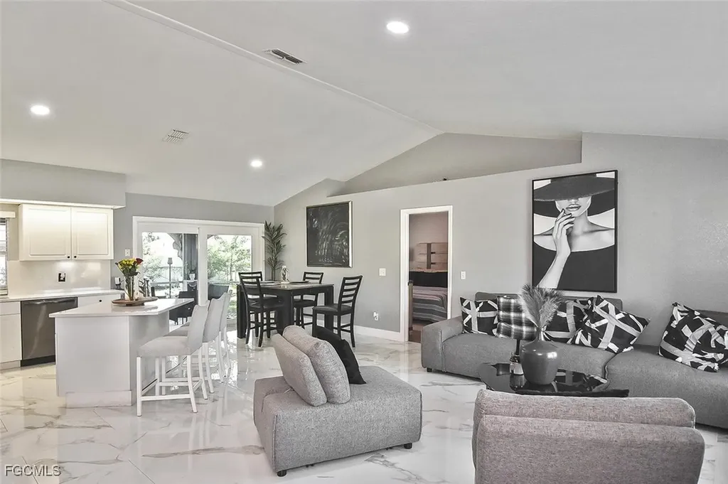 1713 NE 4th Avenue Cape Coral FL 33909