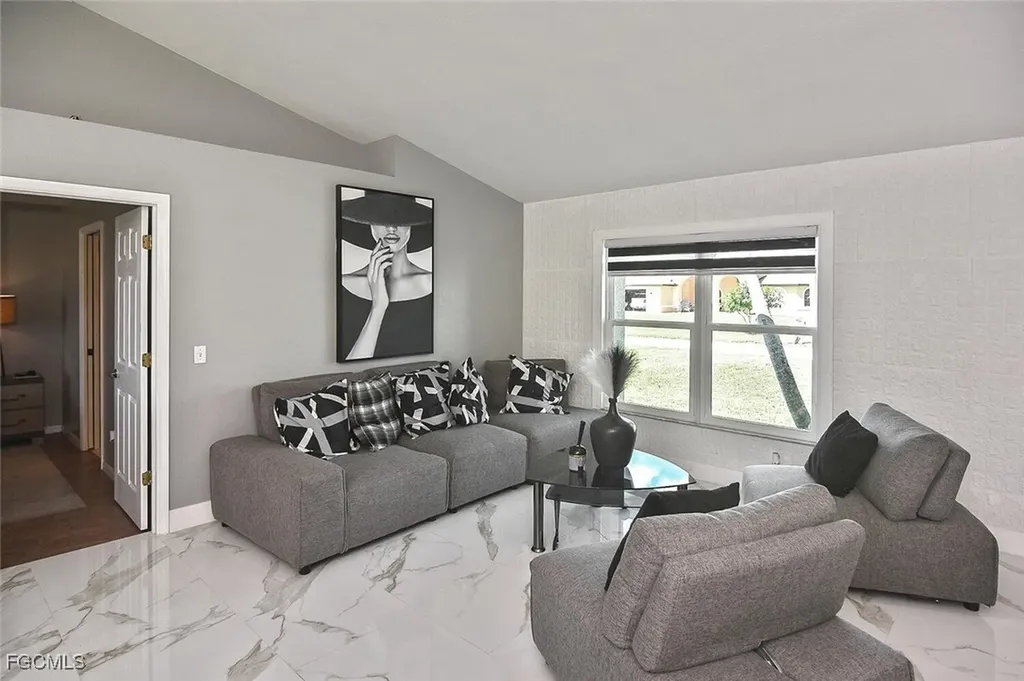 1713 NE 4th Avenue Cape Coral FL 33909