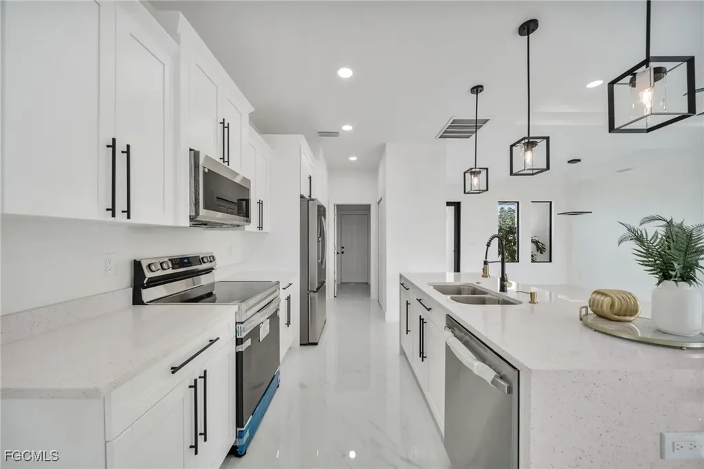 1120 NE 19th Terrace Cape Coral FL 33909