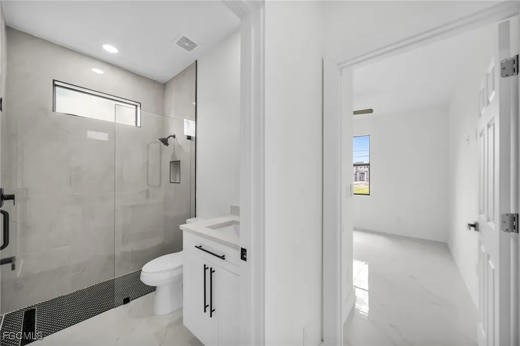 1120 NE 19th Terrace Cape Coral FL 33909