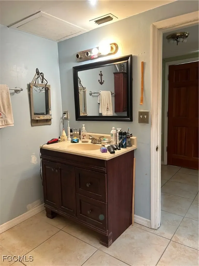 263 Kingston Drive Fort Myers FL 33905