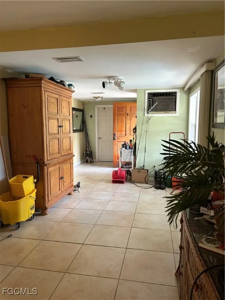 263 Kingston Drive Fort Myers FL 33905