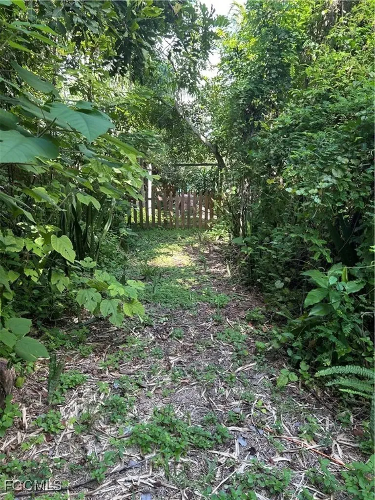 263 Kingston Drive Fort Myers FL 33905