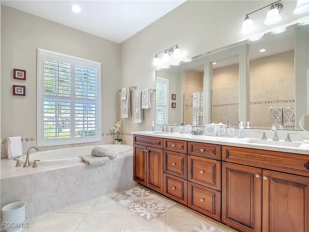 5257 Nautilus Drive Cape Coral FL 33904