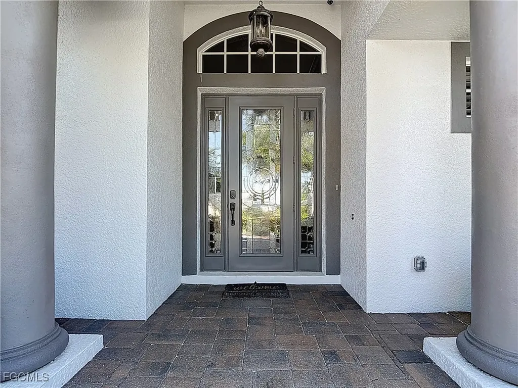 5257 Nautilus Drive Cape Coral FL 33904