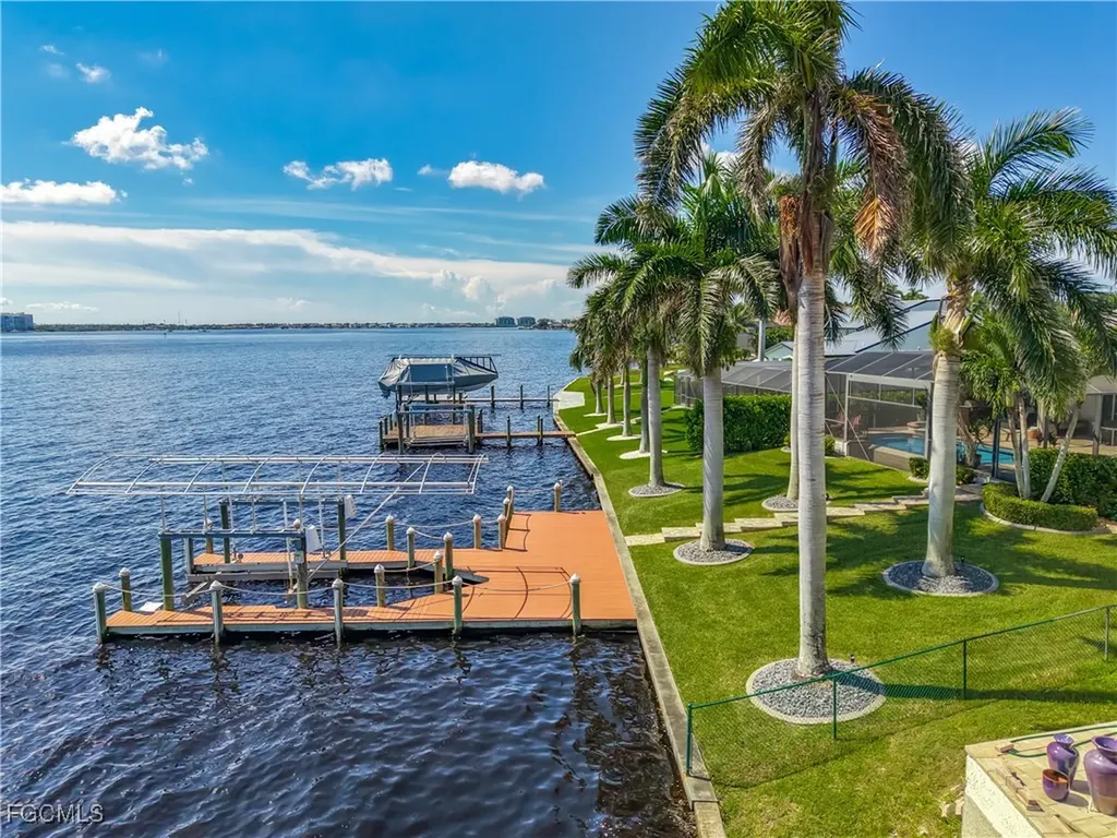 5257 Nautilus Drive Cape Coral FL 33904