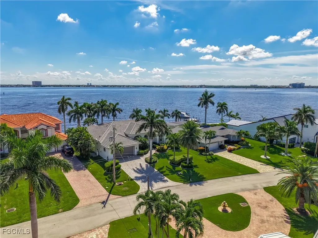 5257 Nautilus Drive Cape Coral FL 33904