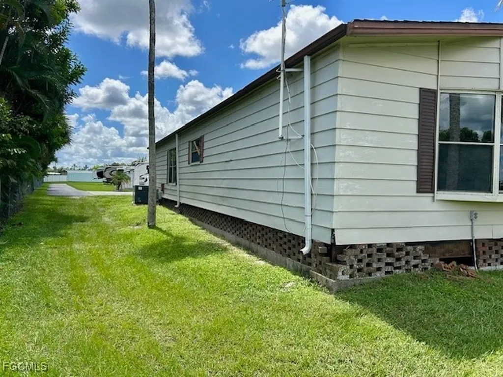 5558 Palm Beach Boulevard Fort Myers FL 33905