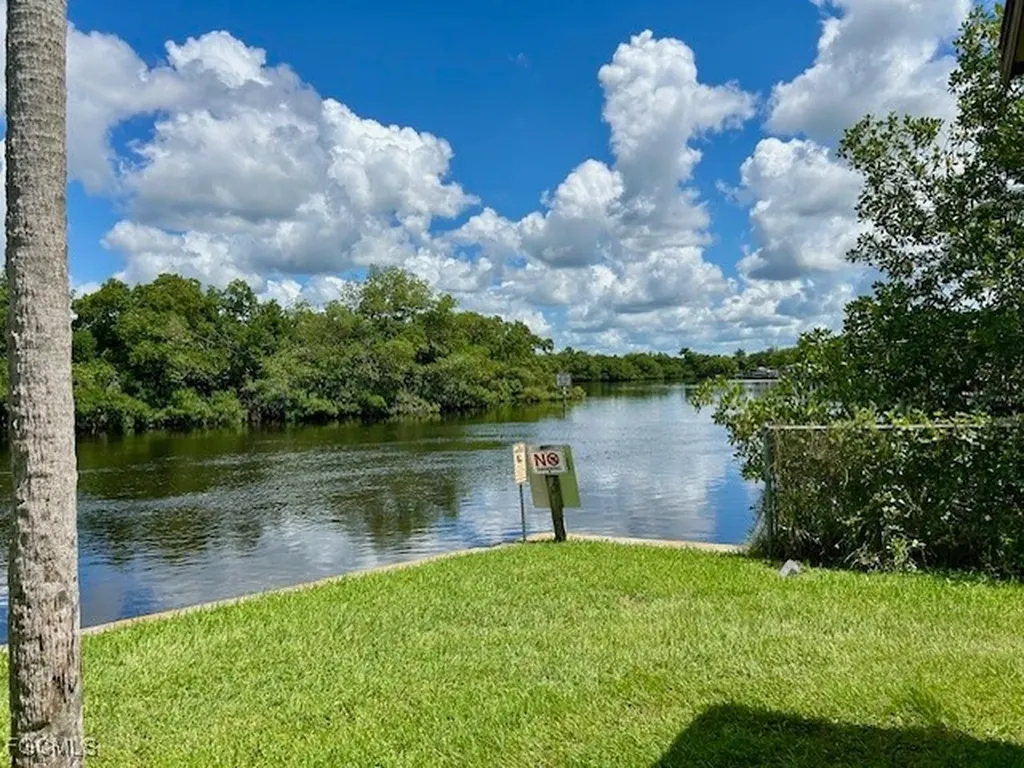 5558 Palm Beach Boulevard Fort Myers FL 33905