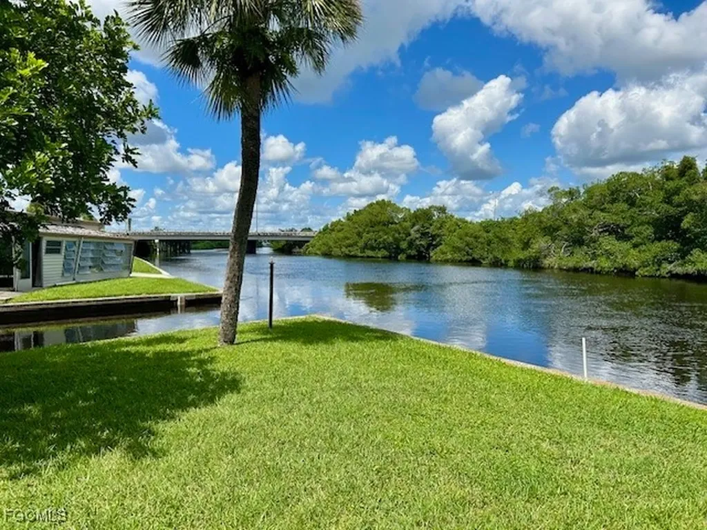 5558 Palm Beach Boulevard Fort Myers FL 33905