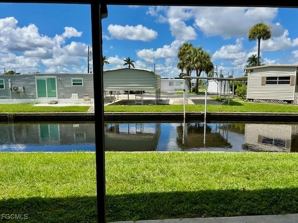 5558 Palm Beach Boulevard Fort Myers FL 33905