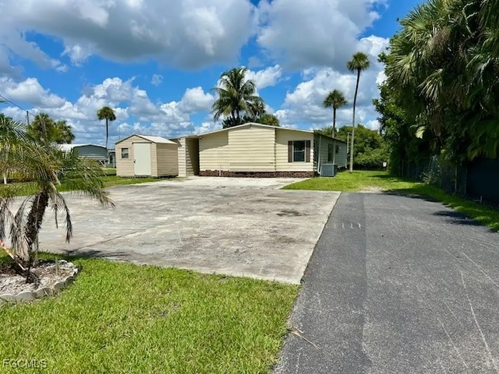 5558 Palm Beach Boulevard Fort Myers FL 33905
