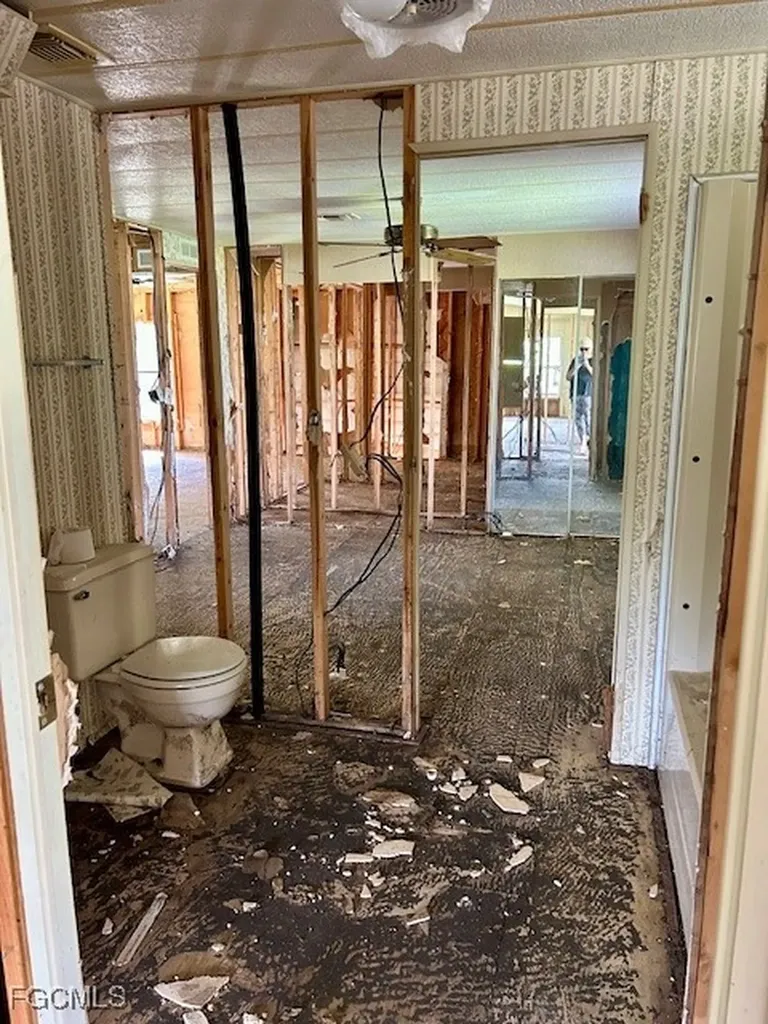 5558 Palm Beach Boulevard Fort Myers FL 33905