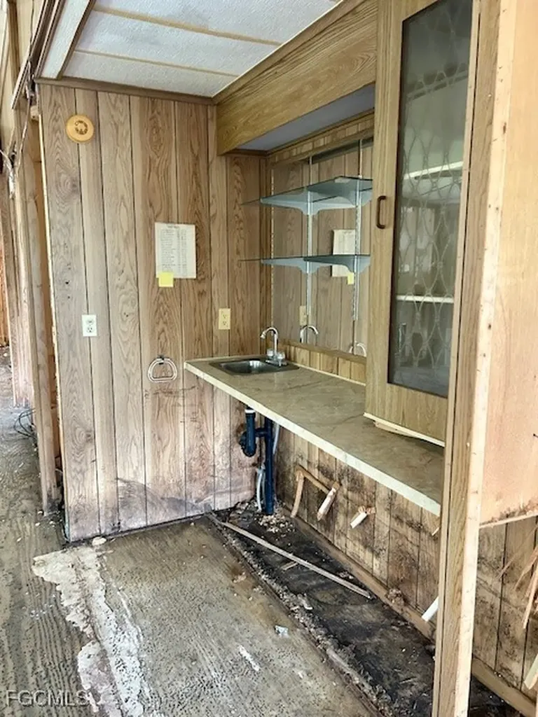 5558 Palm Beach Boulevard Fort Myers FL 33905