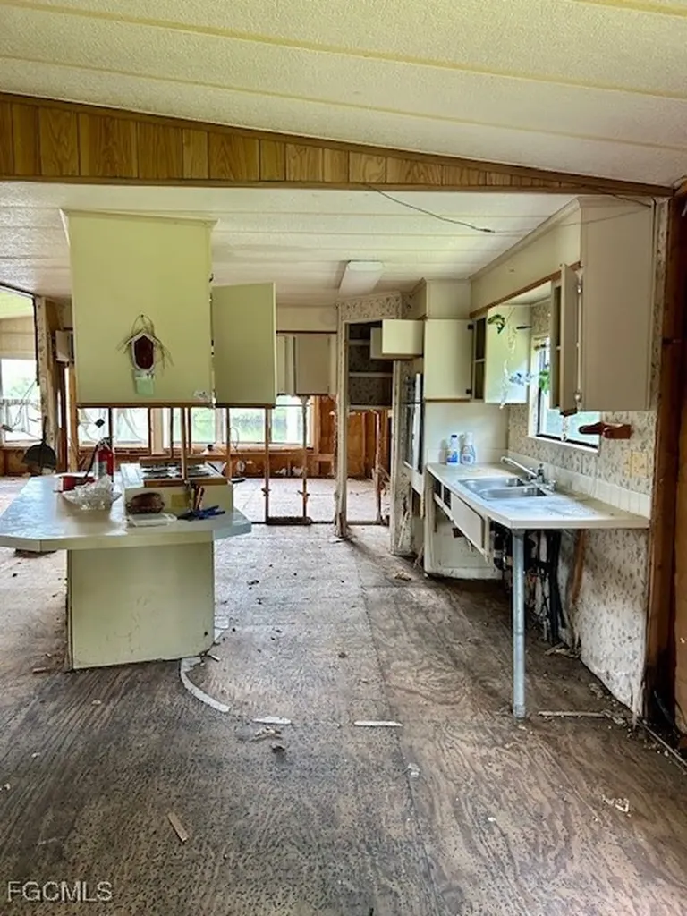 5558 Palm Beach Boulevard Fort Myers FL 33905