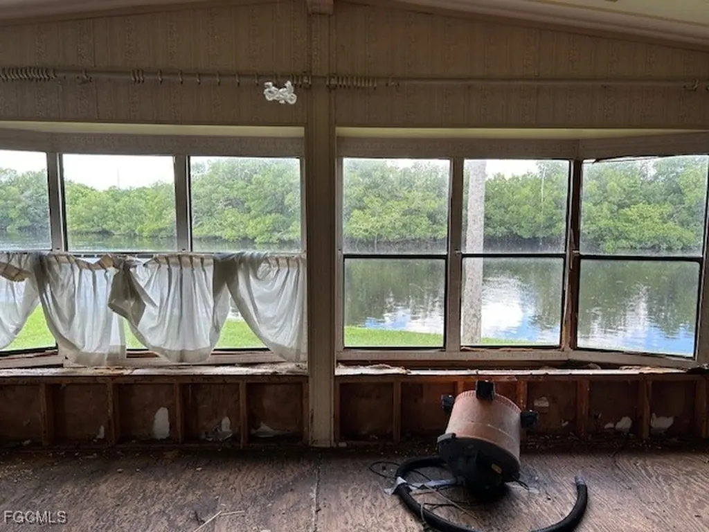 5558 Palm Beach Boulevard Fort Myers FL 33905