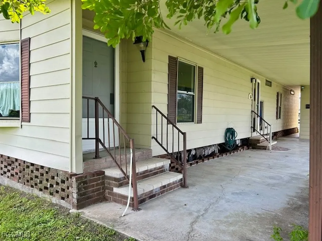 5558 Palm Beach Boulevard Fort Myers FL 33905