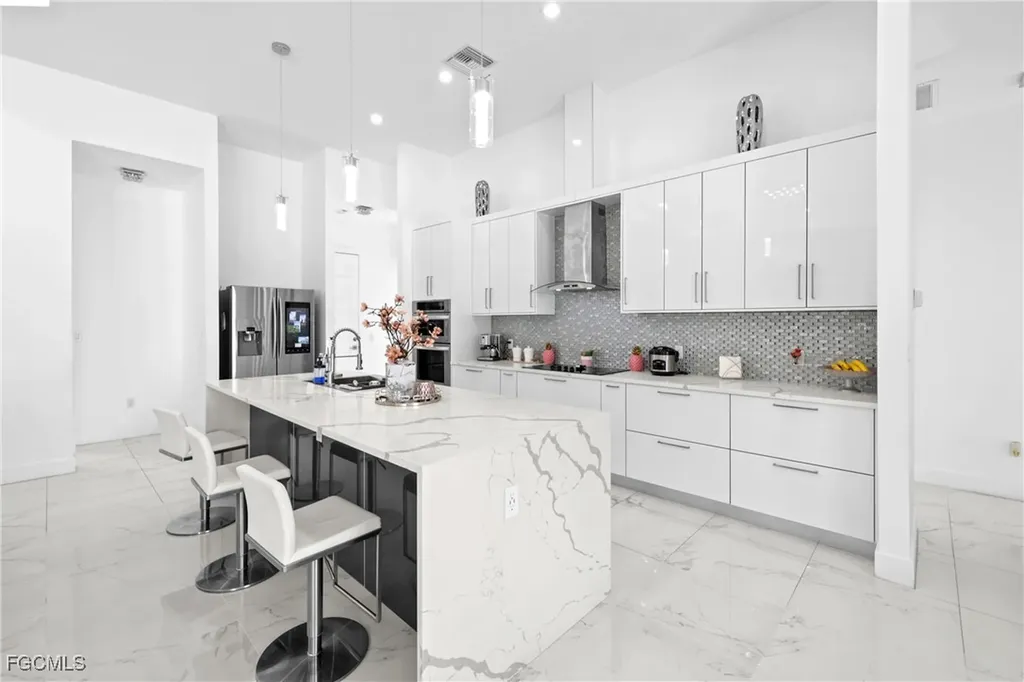 140 SE 16th Street Cape Coral FL 33990