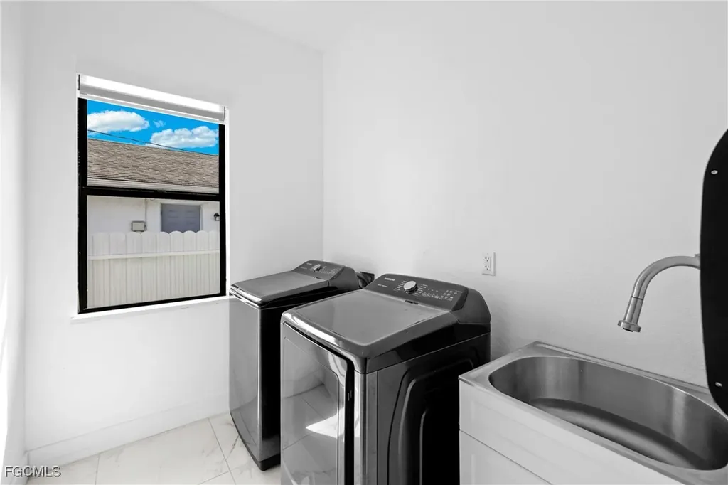 140 SE 16th Street Cape Coral FL 33990