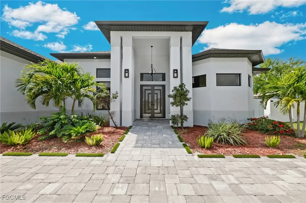 140 SE 16th Street Cape Coral FL 33990