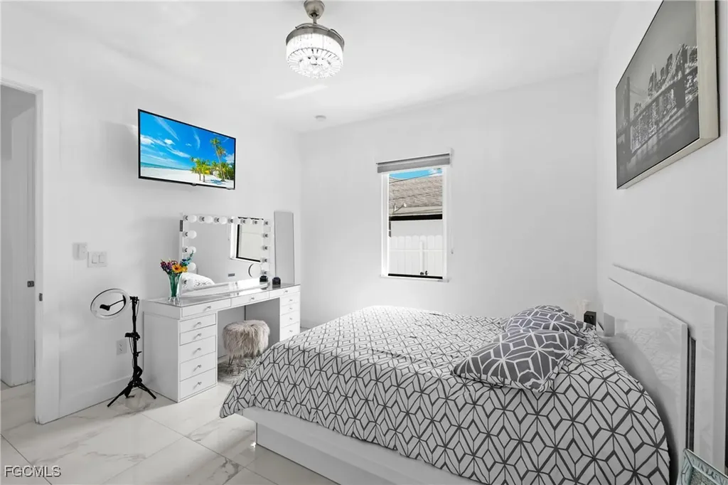 140 SE 16th Street Cape Coral FL 33990