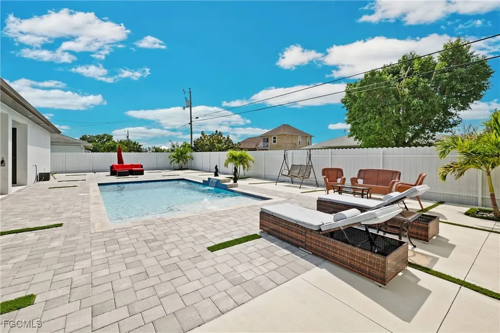 140 SE 16th Street Cape Coral FL 33990