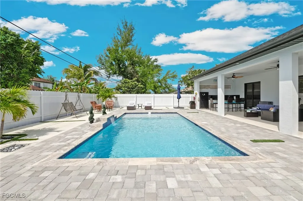 140 SE 16th Street Cape Coral FL 33990