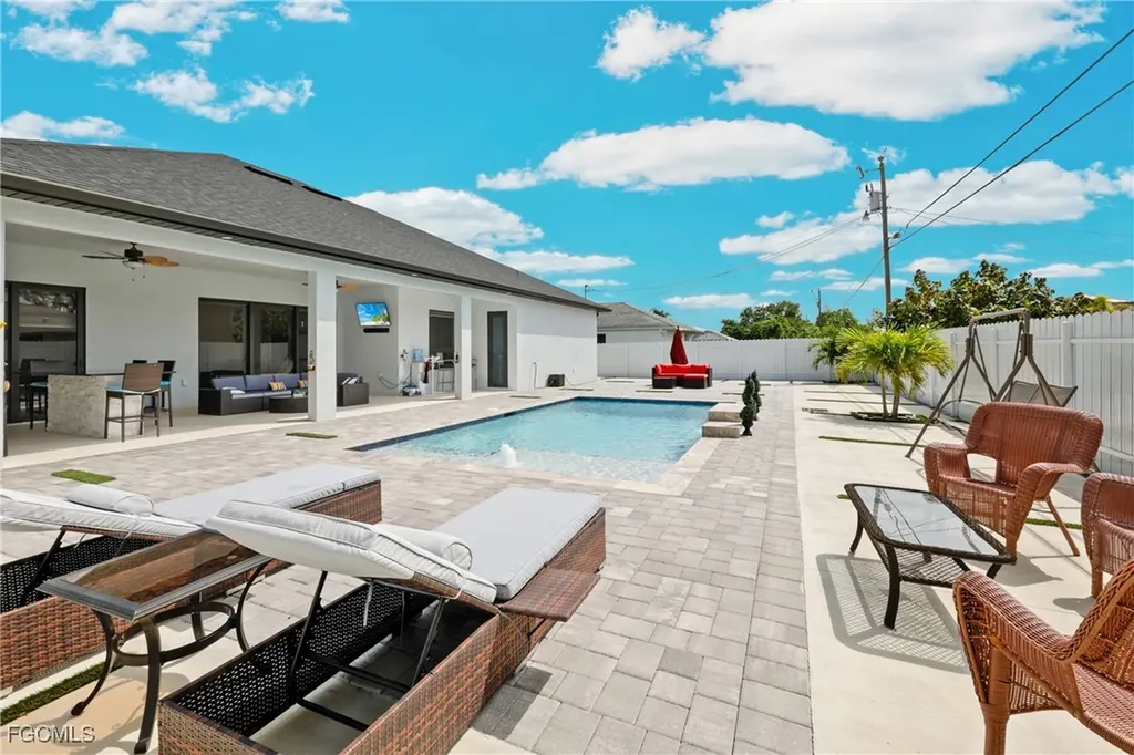 140 SE 16th Street Cape Coral FL 33990