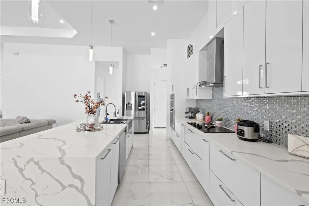 140 SE 16th Street Cape Coral FL 33990